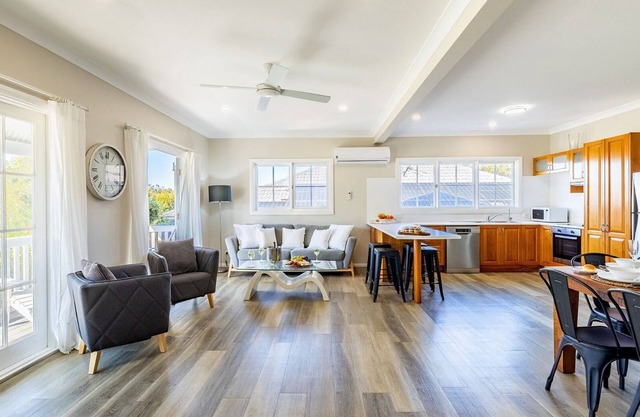 43 Squire Street, Fingal Bay
