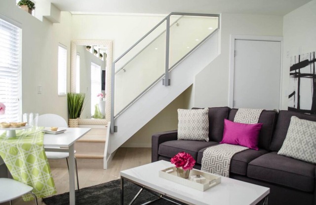 442 · Furnished 2 BDRM Coach House
