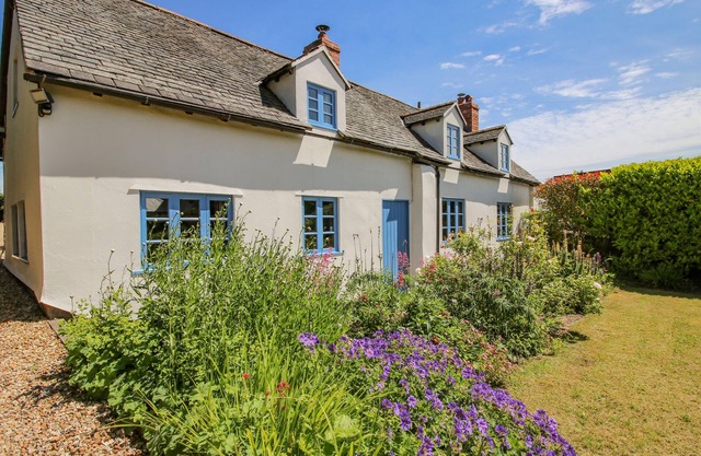 46-47 LYDBURY NORTH, pet friendly, with open fire in Lydbury North