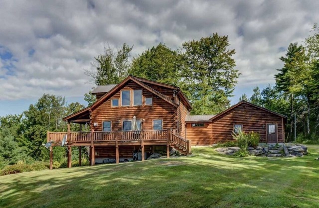 489O Beautiful modern log home on 17 acres close to skiing, private, views, fire pit, Ping Pong, AC!