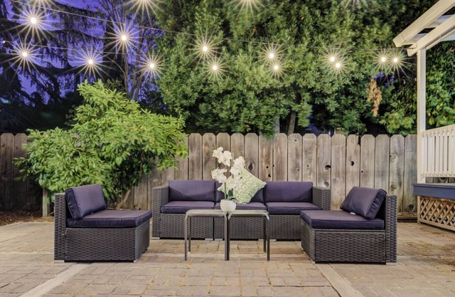 4BD/2.5BA Santa Rosa Home w/ Billiards & BBQ