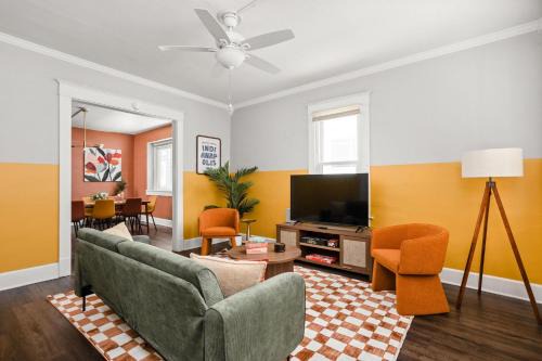 4BD near Indy 500 Speedway - BBQ & Backyard