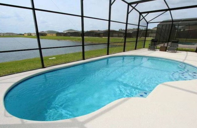4BDR w/pool near Disney!