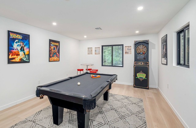 4Bdrm 3ba Pickleball, Pool Table, Nearby Marina!