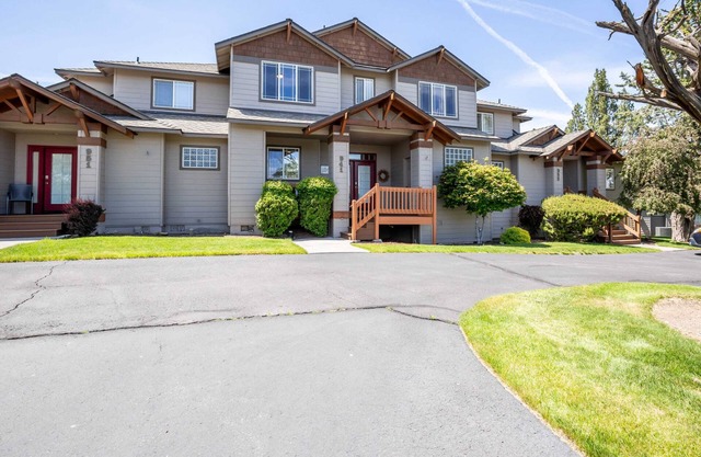 4Bed/3 Bath, Private HOT TUB, Eagle Crest Resort