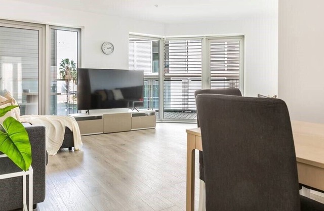 4BR - 2BH LUXURY FLAT on FIRST LINE from the BEACH