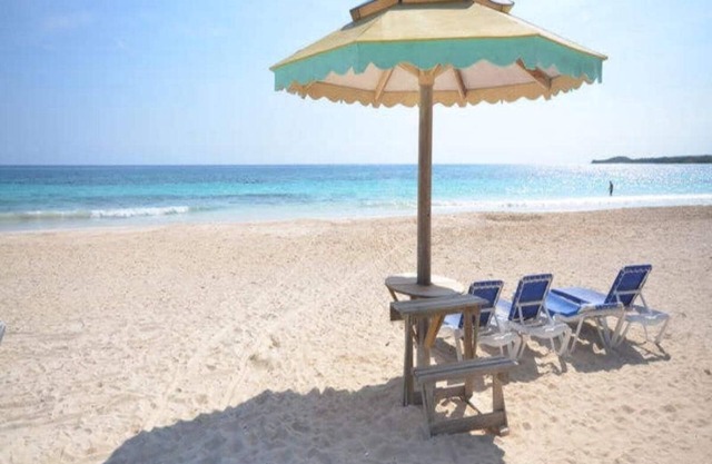 4BR Beachfront Villa w/Private Pool and Cook-JSCV