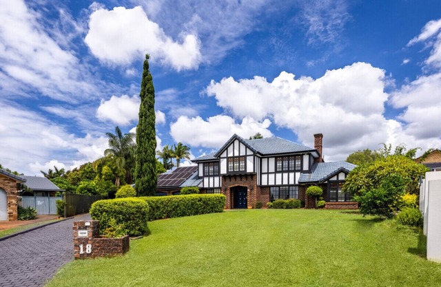4BR German-style Villa w/ Pool@Eight Mile Plains