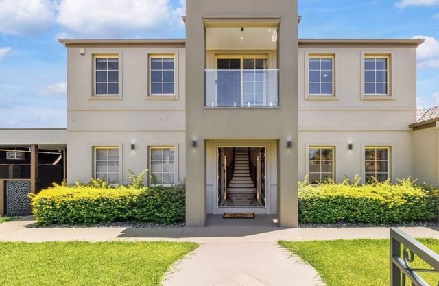 4BR Gold Coast House private Pool &SPA& Movie Room