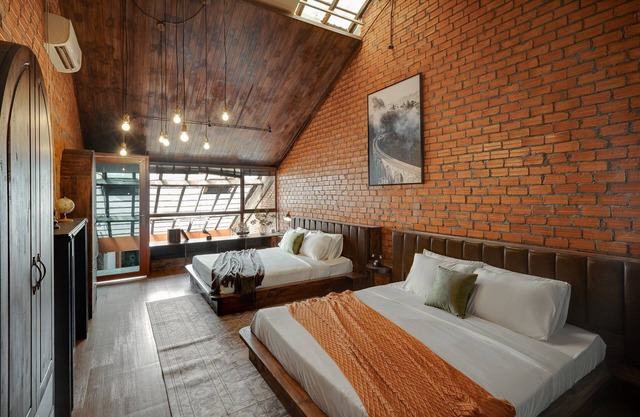 4BR Industrial Gem with Rooftop Garden by Bến Thành
