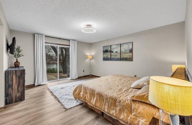 4BR Retreat w/KING Bed, Hot Tub & Prime Location