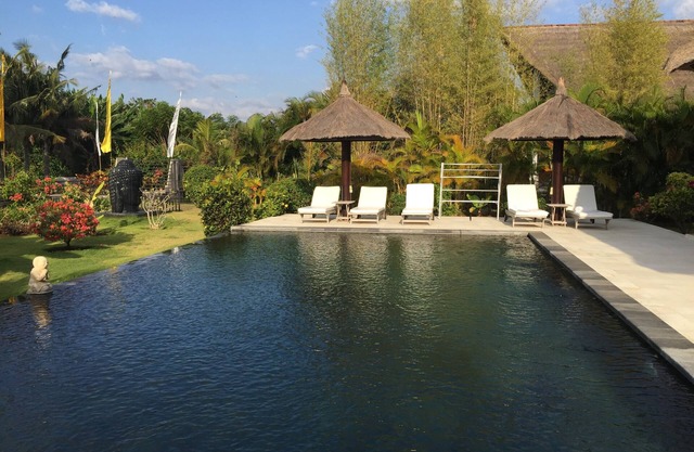 4BR Tropical beach Villa in Umeanyar