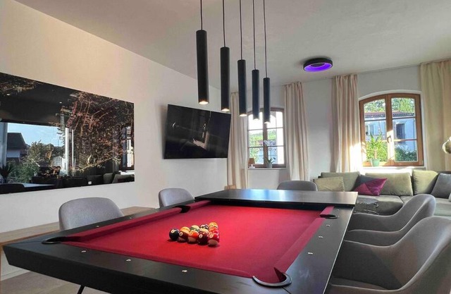 4YOUnic Billard * 2 BR * 75-Zoll TV * Boxspringbett