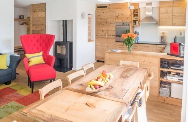 5.5 room apartment with 105 sqm (6 beds).