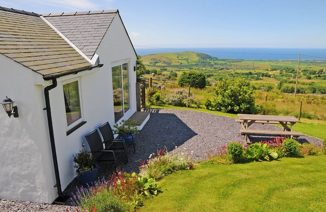 5* accredited charming traditional Welsh stone Cottage in Snowdonia