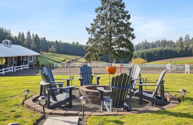 5 Acre Country Estate 4 Bdrms Beautiful Views, Surrounded by Vineyards & Horses