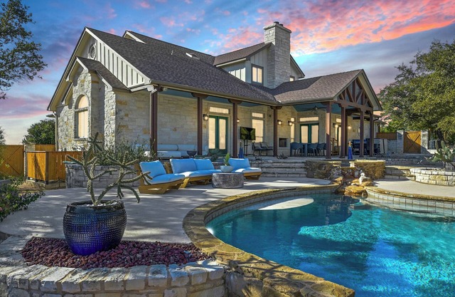5 Acres - Pool, Game Room, Casita, Gym, Office