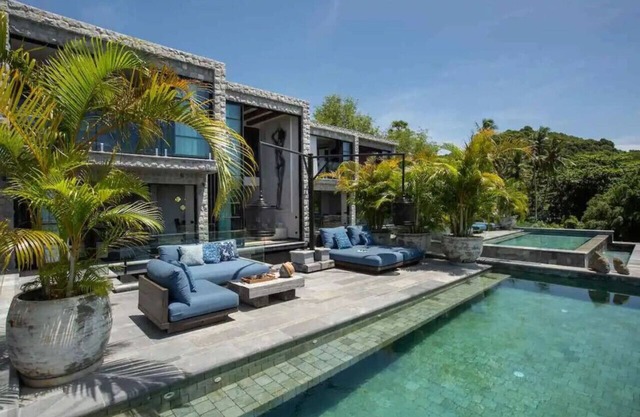 5 Bed clay beachfront Villa