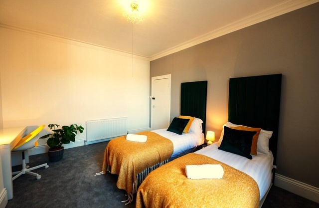 5-Bed Home @ Newcastle upon Tyne