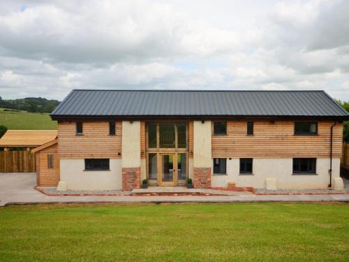 5 Bed in Tiverton 48151