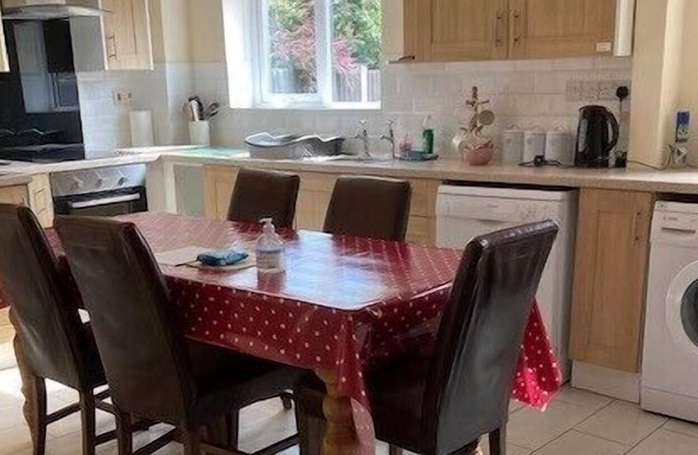 5-Bed Town House in Newport