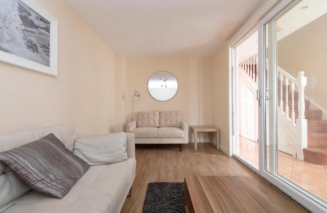 5 Bed Town House with 8 beds and sleeps 10
