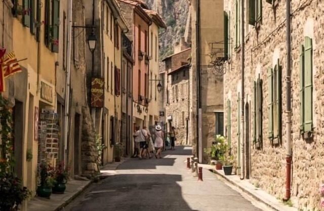 5 bedroom house in beautiful UNESCO walled village in the Pyrenees