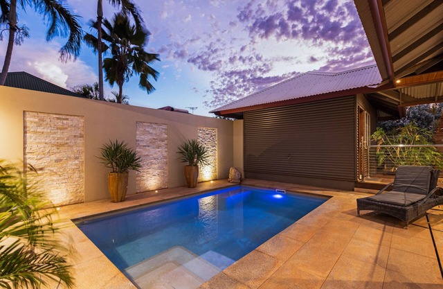 5 Bedroom 3 Bathroom Luxury House with Pool