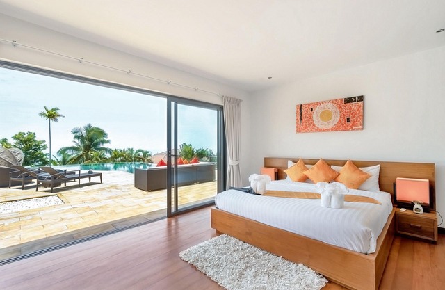5 Bedroom 5* Luxury Sea View Villa Bubbles