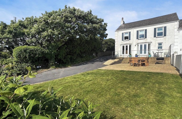 5 bedroom accommodation in Little Haven, near Haverfordwest