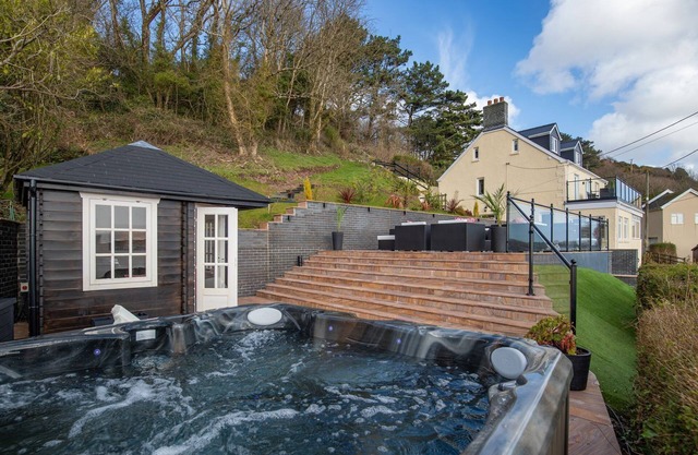 5 bedroom accommodation in Pendine, near Carmarthen