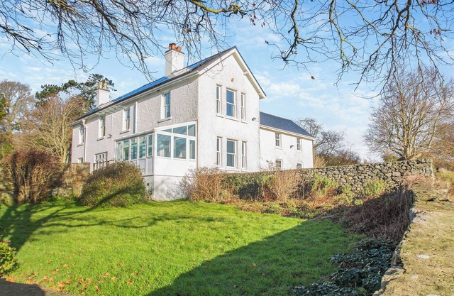 5 bedroom accommodation in Colwyn Bay