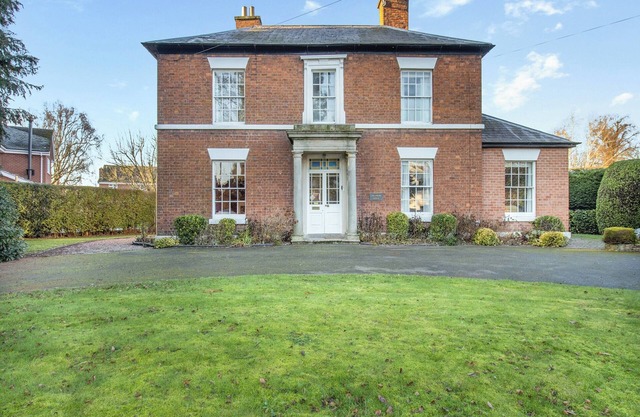 5 bedroom accommodation in Wem, near Shrewsbury