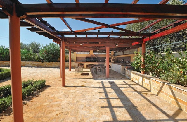5 bedroom accommodation in Xilokastro