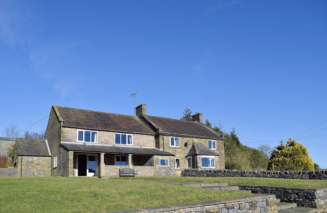 5 bedroom accommodation in Butterton