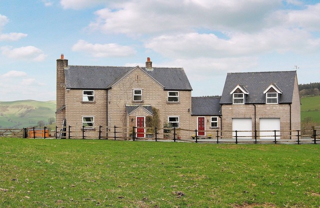 5 bedroom accommodation in Llansilin, near Oswestry