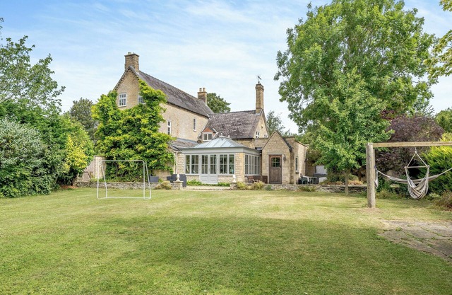 5 bedroom accommodation in Burton Pedwardine, near Sleaford