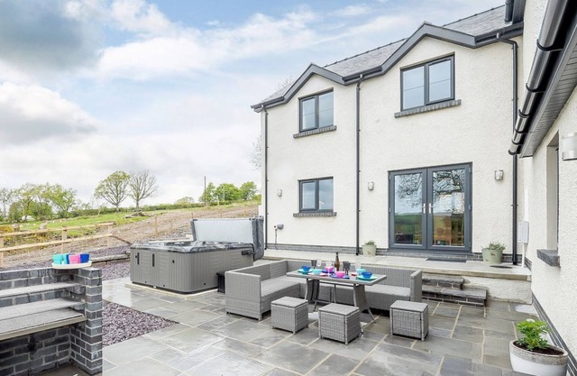 5 bedroom accommodation in Tregaron