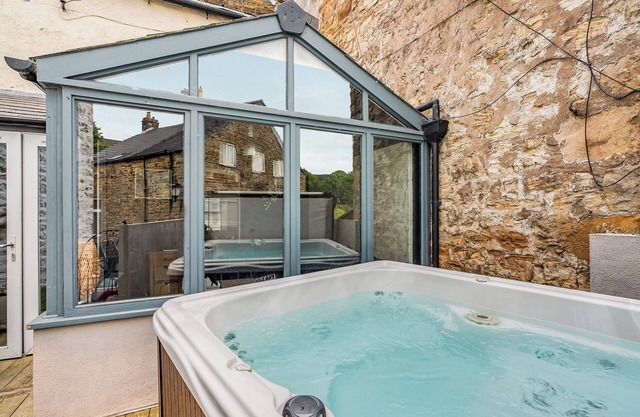 5 bedroom accommodation in Alston