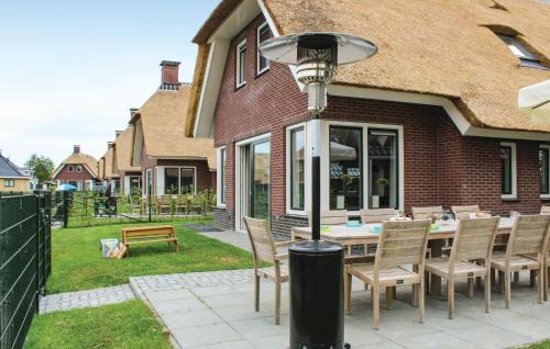 5 Bedroom Amazing Home In Idskenhuizen