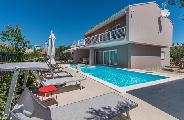 5 bedroom amazing home in Kakma