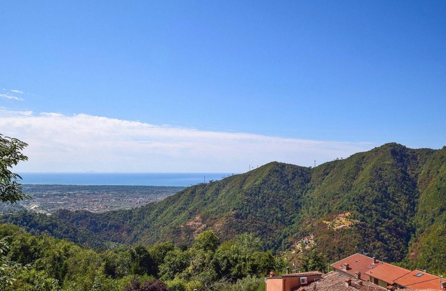 5 bedroom amazing home in Fabbiano
