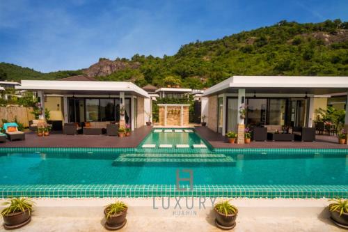 5 Bedroom Amazing Pool Villa In Resort TS1