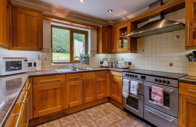 5 bedroom accommodation in llanafan/Aberystwyth