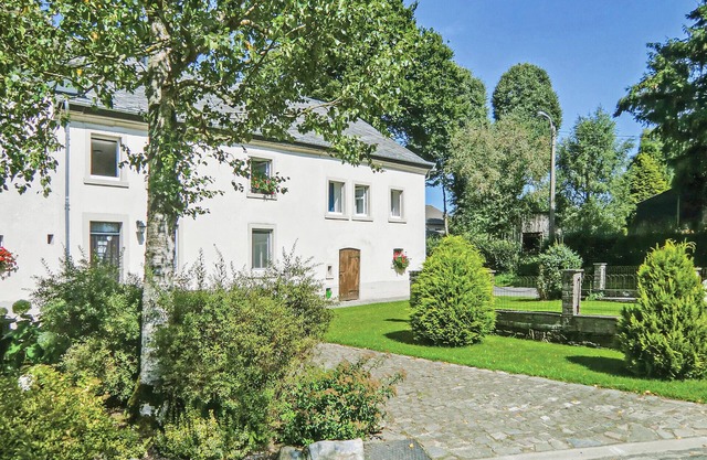 5 bedroom gorgeous home in Burg Reuland