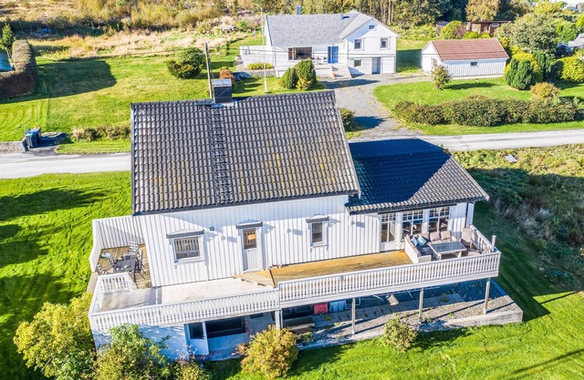 5 bedroom gorgeous home in Fjørtoft