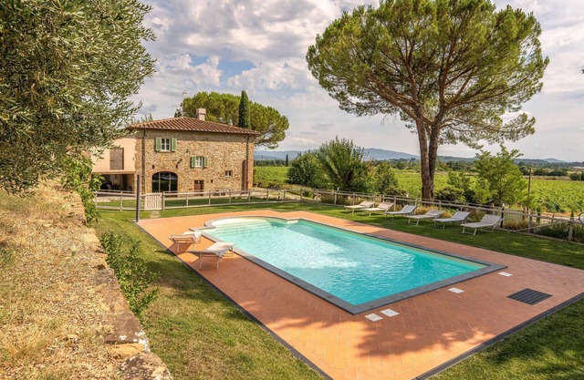 5 bedroom gorgeous home in Arezzo
