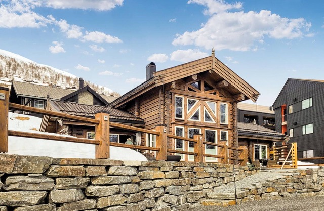 5 bedroom gorgeous home in Vossestrand