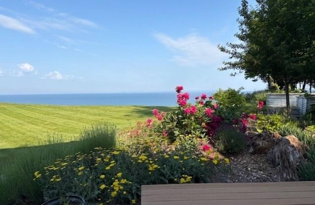 5-bedroom home overlooking Lk Mich. South of Leland.