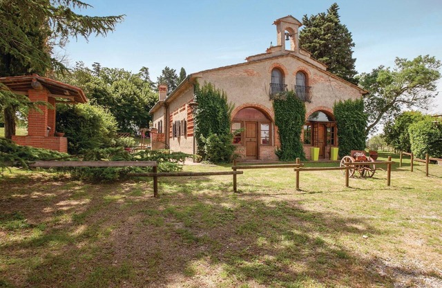 5 bedroom lovely home in Crespina PI